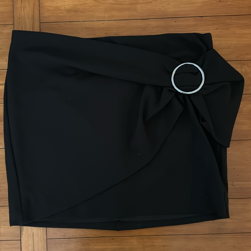 Women’s Express skirt, black, size large